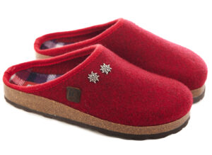 Ciabatte rosse Bioliine con due fiori decorativi e suola in sughero, modello Merinos Love.