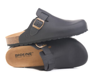 Zoccoli neri Bioliine in pelle ingrassata con suola in sughero, modello Ingrassato Nero.