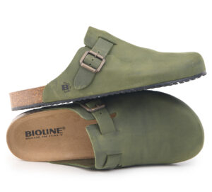 Sabot verdi Bioline con fibbia laterale e suola in sughero naturale